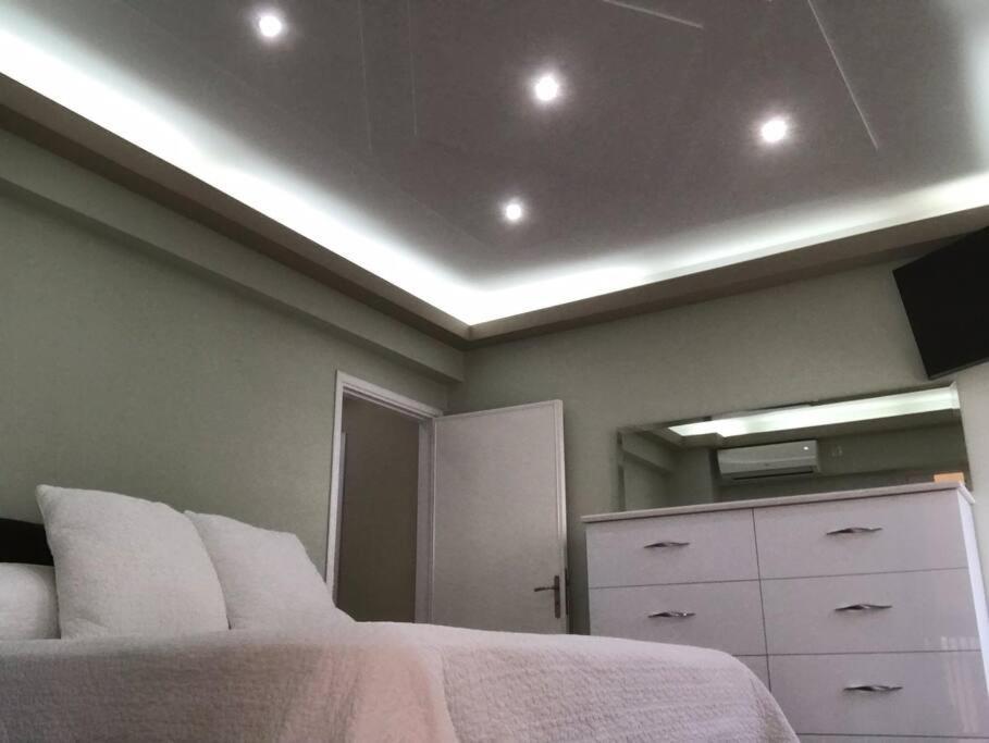 Finer Things Flisvos Beach Condo In Palaio Faliro Athene Buitenkant foto